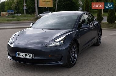 Седан Tesla Model 3 2022 в Дрогобыче
