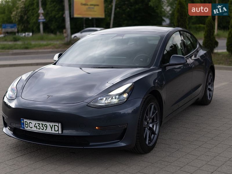 Седан Tesla Model 3 2022 в Дрогобыче