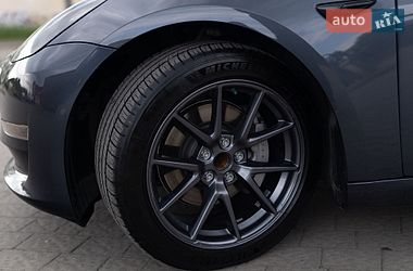 Седан Tesla Model 3 2022 в Дрогобыче