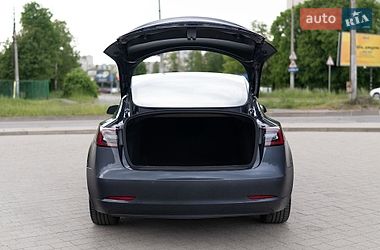 Седан Tesla Model 3 2022 в Дрогобыче