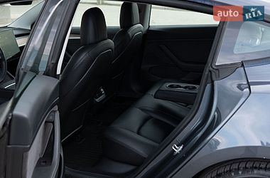 Седан Tesla Model 3 2022 в Дрогобыче