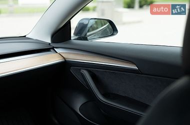 Седан Tesla Model 3 2022 в Дрогобыче