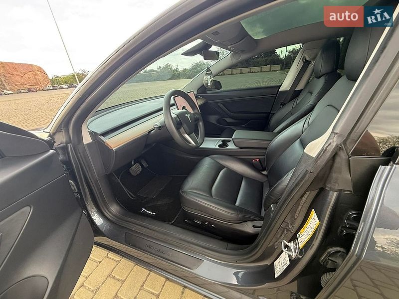 Седан Tesla Model 3 2020 в Одессе