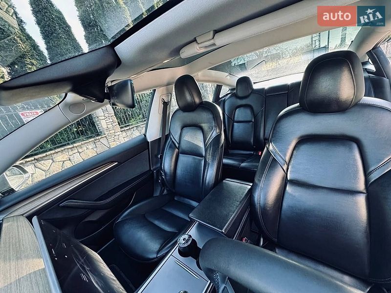 Седан Tesla Model 3 2022 в Надворной