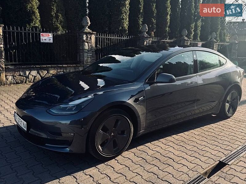 Седан Tesla Model 3 2022 в Надворной