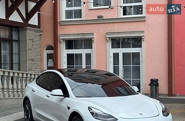 Седан Tesla Model 3 2022 в Кременці