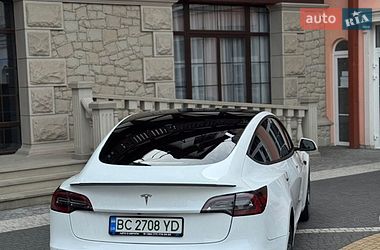 Седан Tesla Model 3 2022 в Кременці