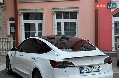 Седан Tesla Model 3 2022 в Кременці