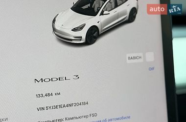 Седан Tesla Model 3 2022 в Кременці