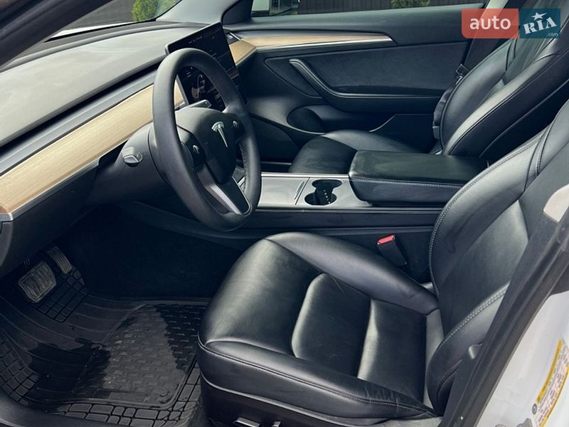 Седан Tesla Model 3 2021 в Хмельницькому