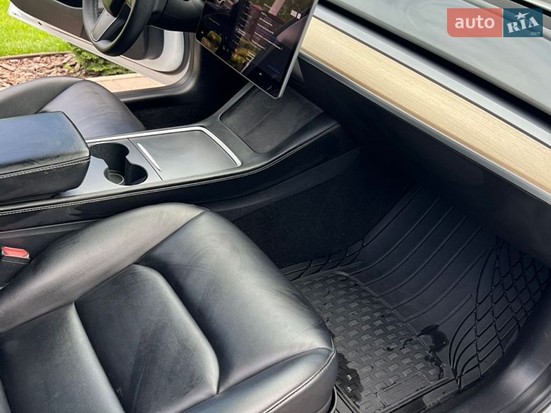 Седан Tesla Model 3 2021 в Хмельницькому