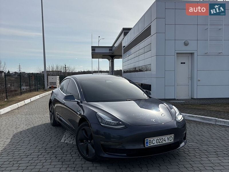 Седан Tesla Model 3 2020 в Жовкве