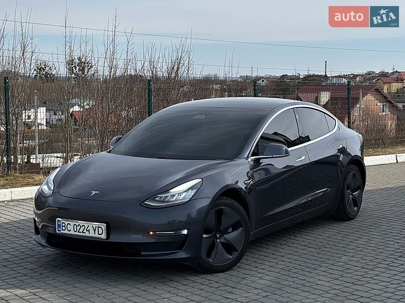 Седан Tesla Model 3 2020 в Жовкве
