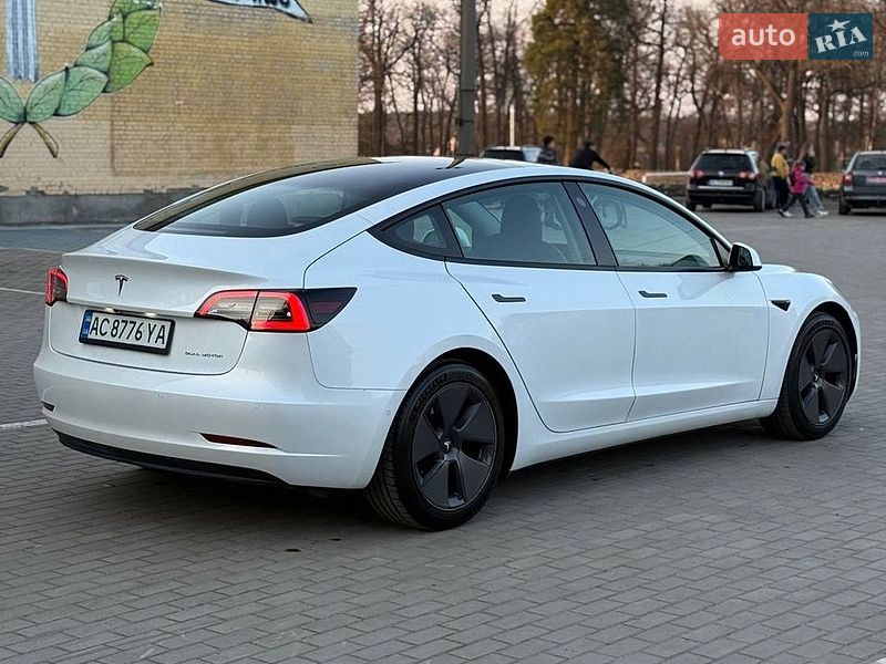 Седан Tesla Model 3 2021 в Луцке