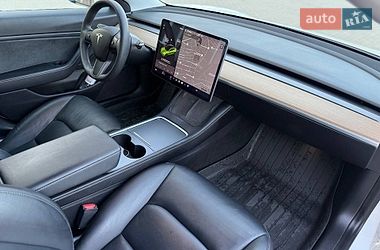 Седан Tesla Model 3 2021 в Луцке