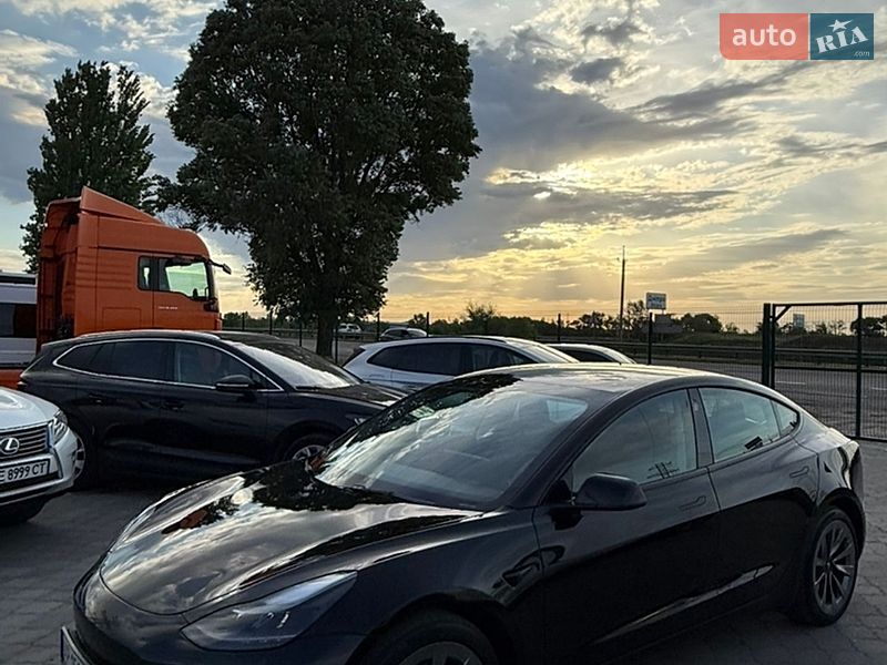 Седан Tesla Model 3 2022 в Дніпрі