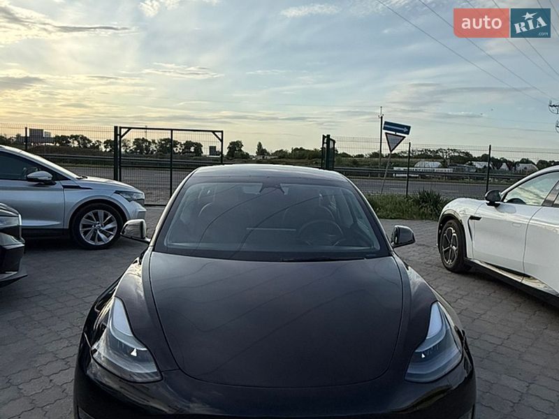 Седан Tesla Model 3 2022 в Дніпрі