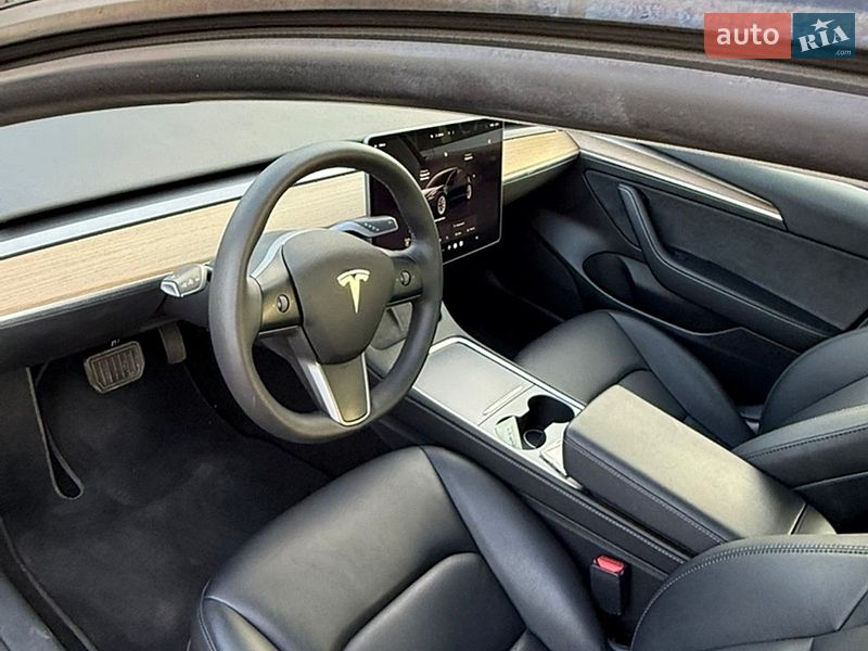 Седан Tesla Model 3 2022 в Дніпрі