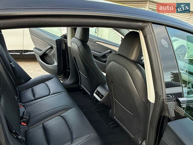 Седан Tesla Model 3 2022 в Дніпрі