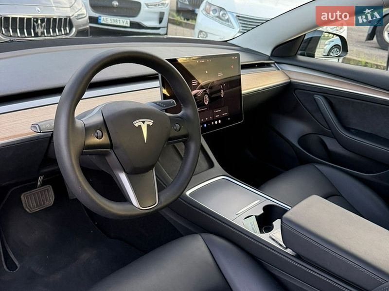 Седан Tesla Model 3 2022 в Дніпрі