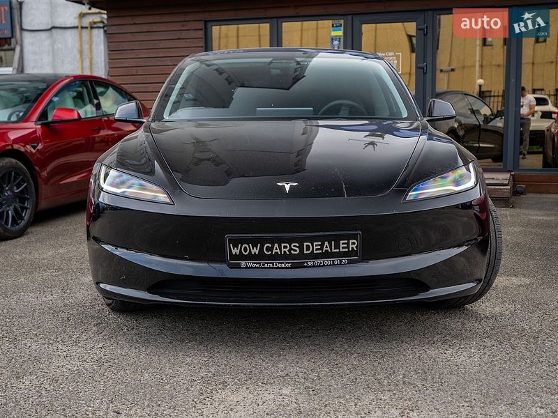 Седан Tesla Model 3 2024 в Києві