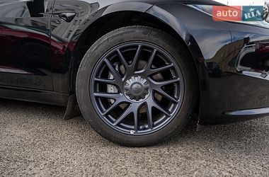 Седан Tesla Model 3 2024 в Києві