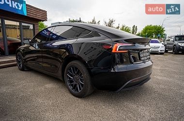 Седан Tesla Model 3 2024 в Києві
