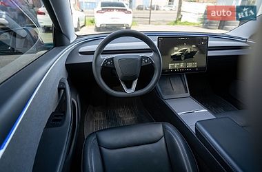 Седан Tesla Model 3 2024 в Києві