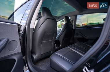 Седан Tesla Model 3 2024 в Києві