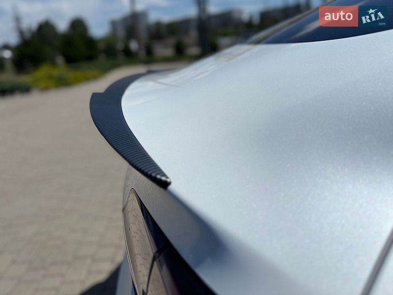 Седан Tesla Model 3 2021 в Дніпрі