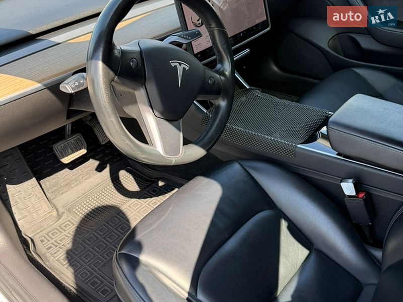 Седан Tesla Model 3 2018 в Львове фото 15 Седан Tesla Model 3 2018 в Львове