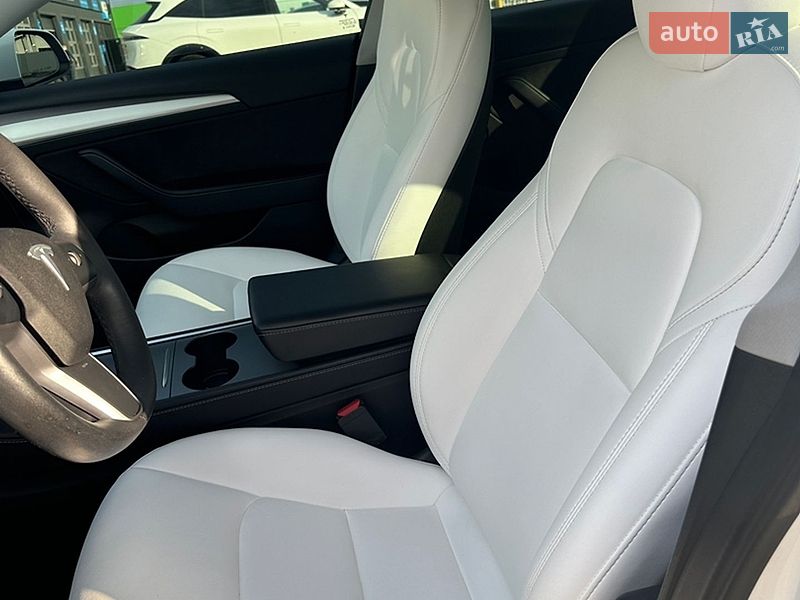 Седан Tesla Model 3 2022 в Вінниці