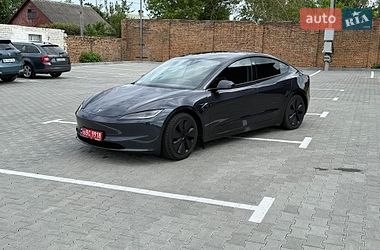 Седан Tesla Model 3 2024 в Дубні