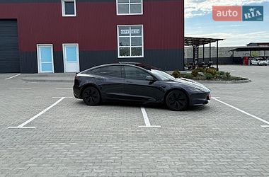 Седан Tesla Model 3 2024 в Дубні
