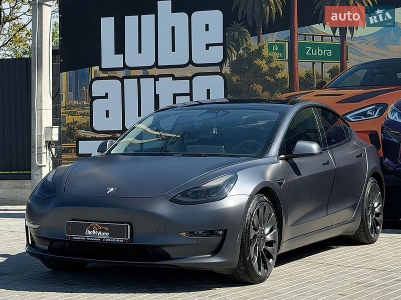 Седан Tesla Model 3 2022 в Львові