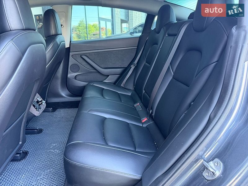 Седан Tesla Model 3 2022 в Львові