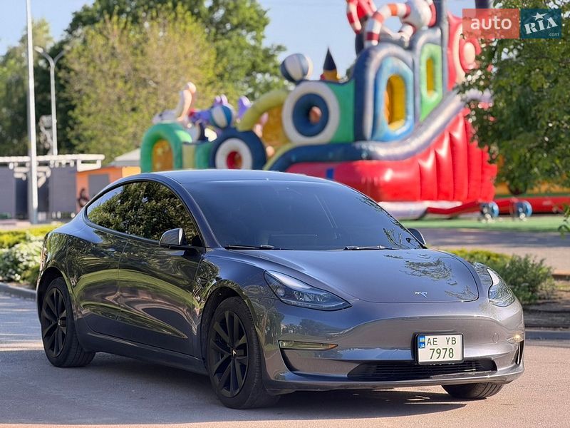 Tesla Model 3 2023