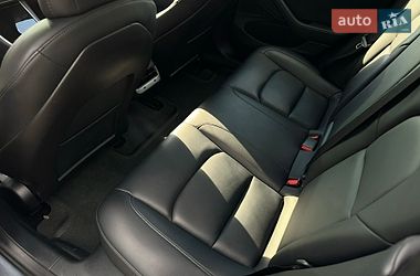 Седан Tesla Model 3 2020 в Львове