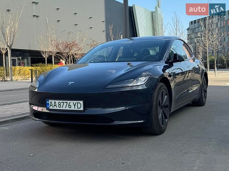 Седан Tesla Model 3 2025 в Києві