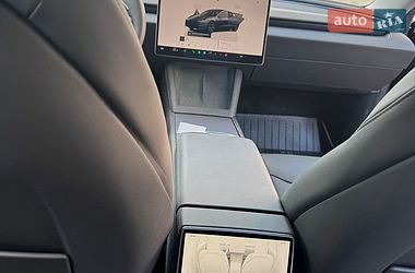Седан Tesla Model 3 2025 в Києві