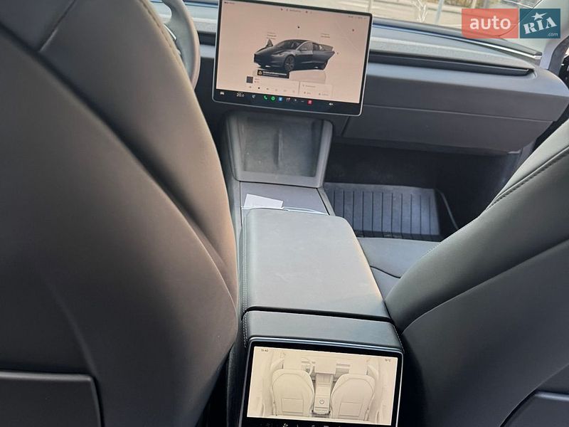 Седан Tesla Model 3 2025 в Києві