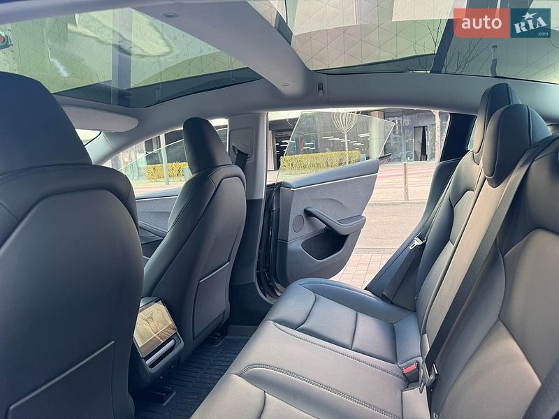 Седан Tesla Model 3 2025 в Києві фото 12 Седан Tesla Model 3 2025 в Києві