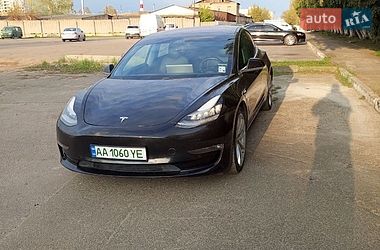 Седан Tesla Model 3 2018 в Києві