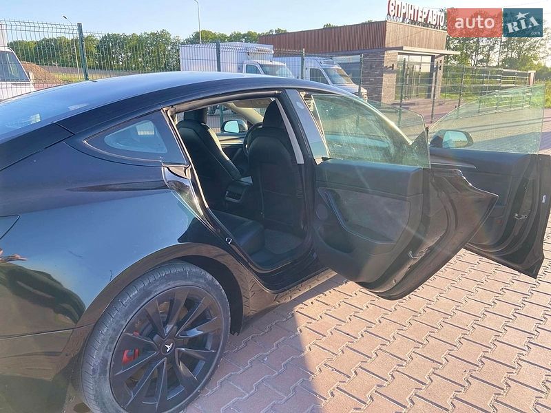 Седан Tesla Model 3 2022 в Рівному