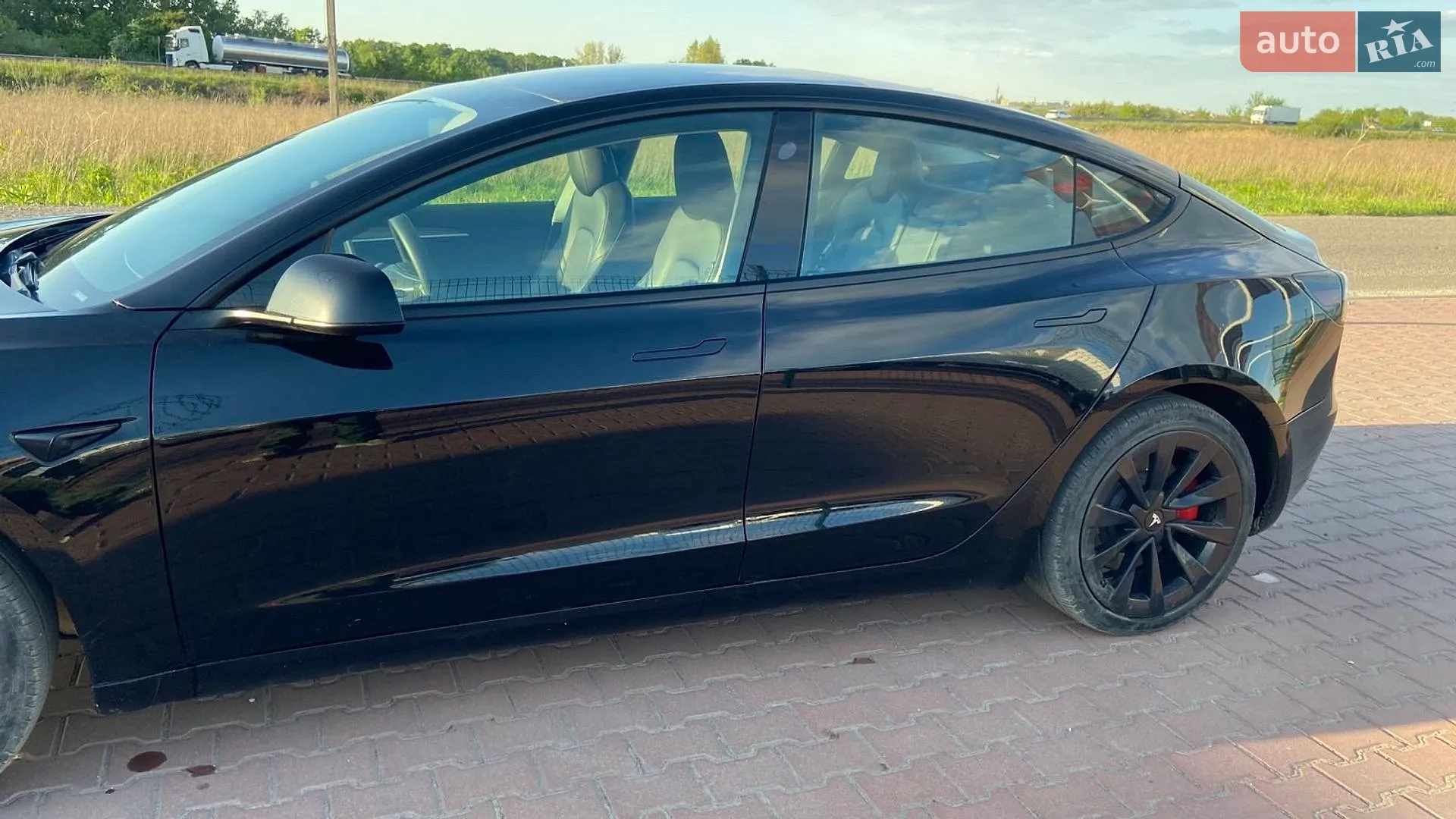 2022 Tesla Model 3 - мініатюра 16