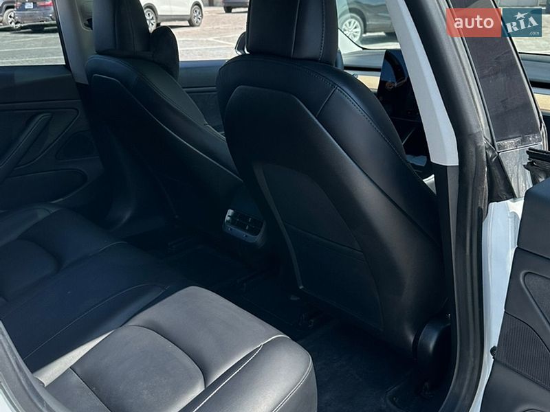 Седан Tesla Model 3 2020 в Харькове