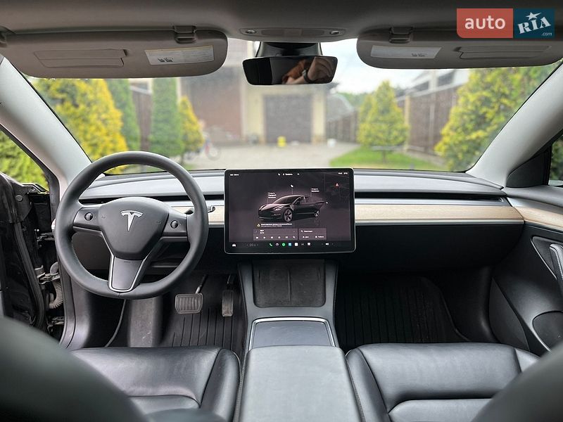 Седан Tesla Model 3 2022 в Луцке