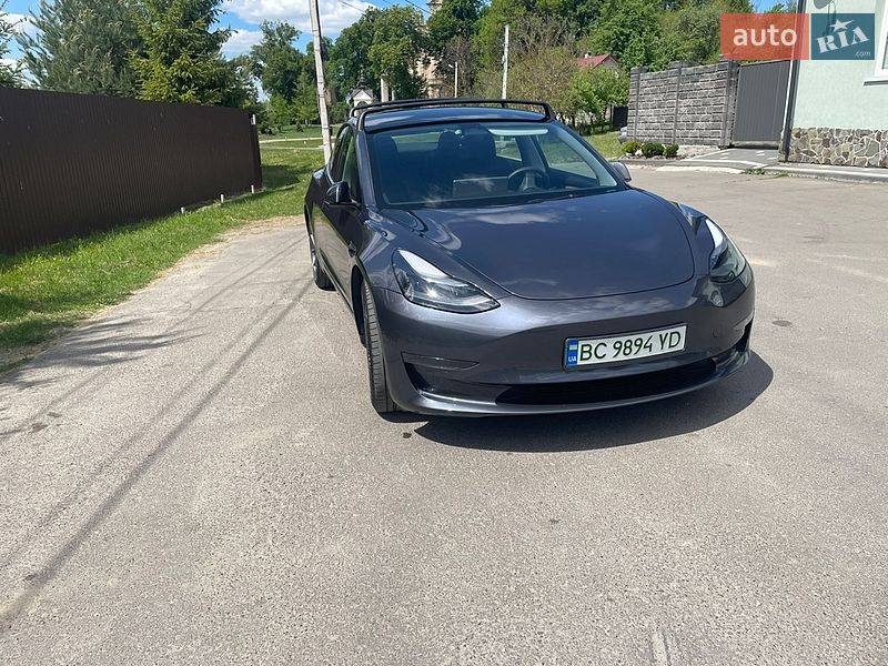 Седан Tesla Model 3 2023 в Львові
