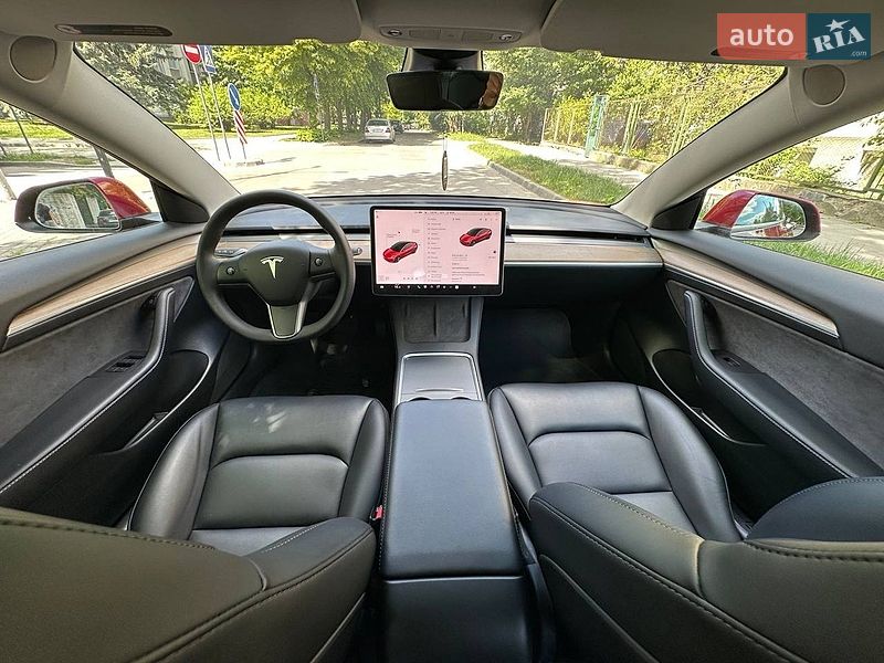 Седан Tesla Model 3 2022 в Золочеве