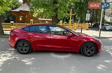 Седан Tesla Model 3 2022 в Золочеві